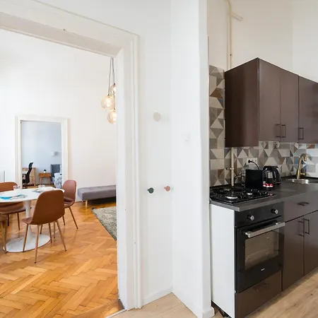Basilica Downtown Apartment