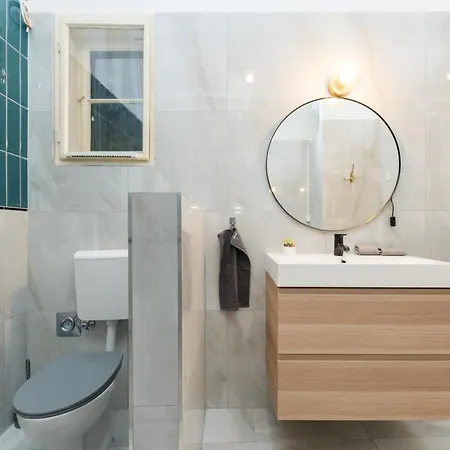 Basilica Downtown Apartment