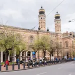 Basilica Downtown Lejlighed *