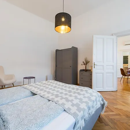 Basilica Downtown Appartement *